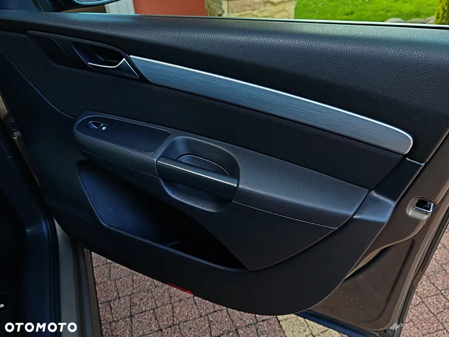 Volkswagen Sharan 2.0 TDI (BlueMotion Technology) Trendline - 31