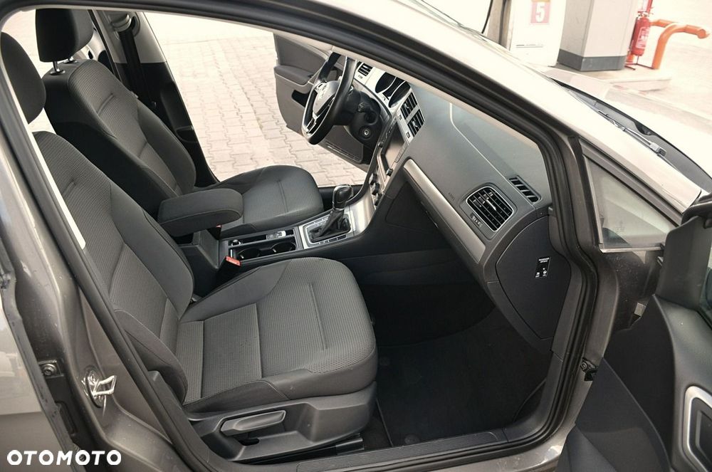 Volkswagen Golf - 19