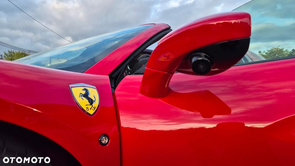 Ferrari F8 Spider - 8