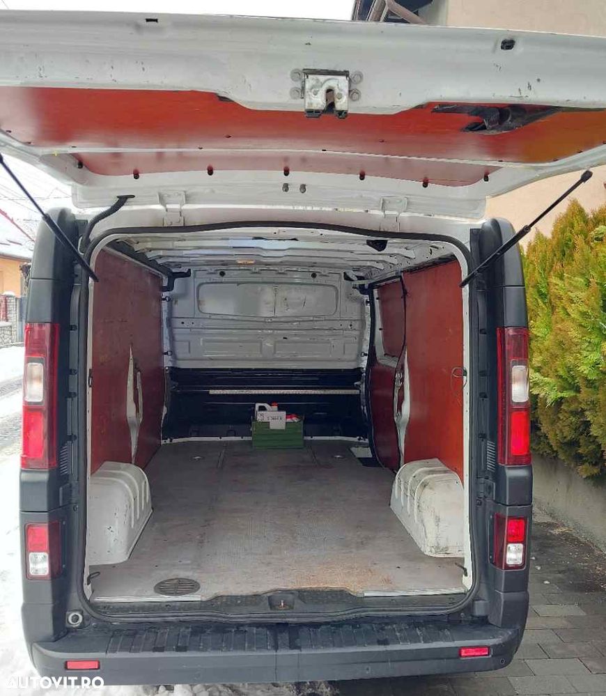 Opel Vivaro - 10