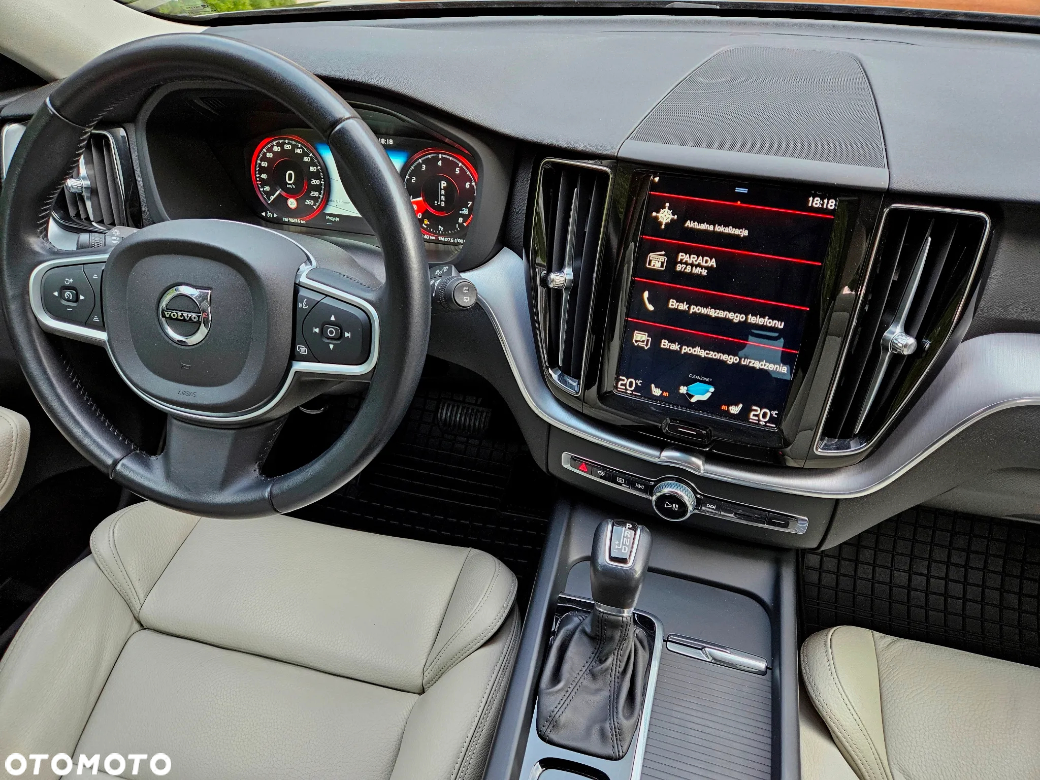 Volvo XC 60 T5 Momentum Pro - 14