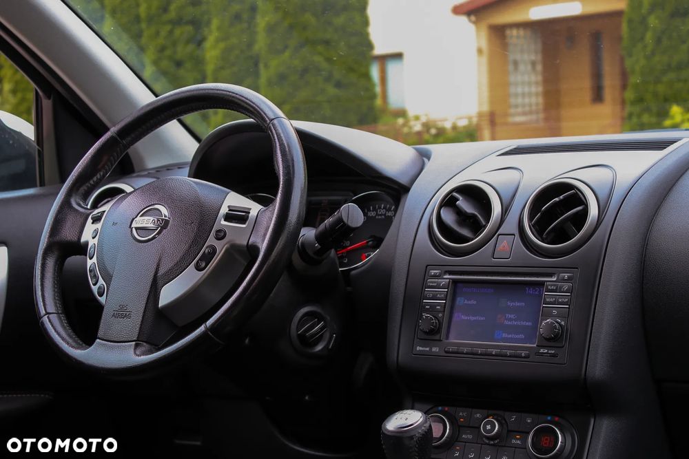 Nissan Qashqai 2.0 dCi DPF tekna - 34