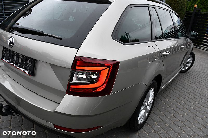 Skoda Octavia 1.6 TDI DSG Style - 32