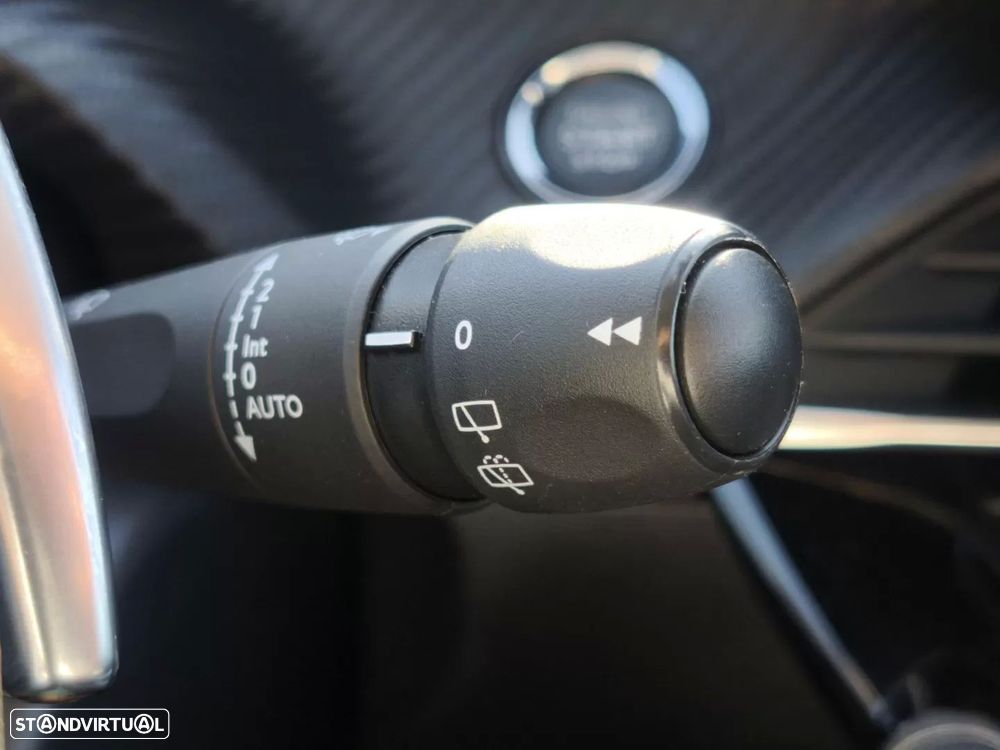 Peugeot 2008 PureTech 130 EAT8 Allure - 19