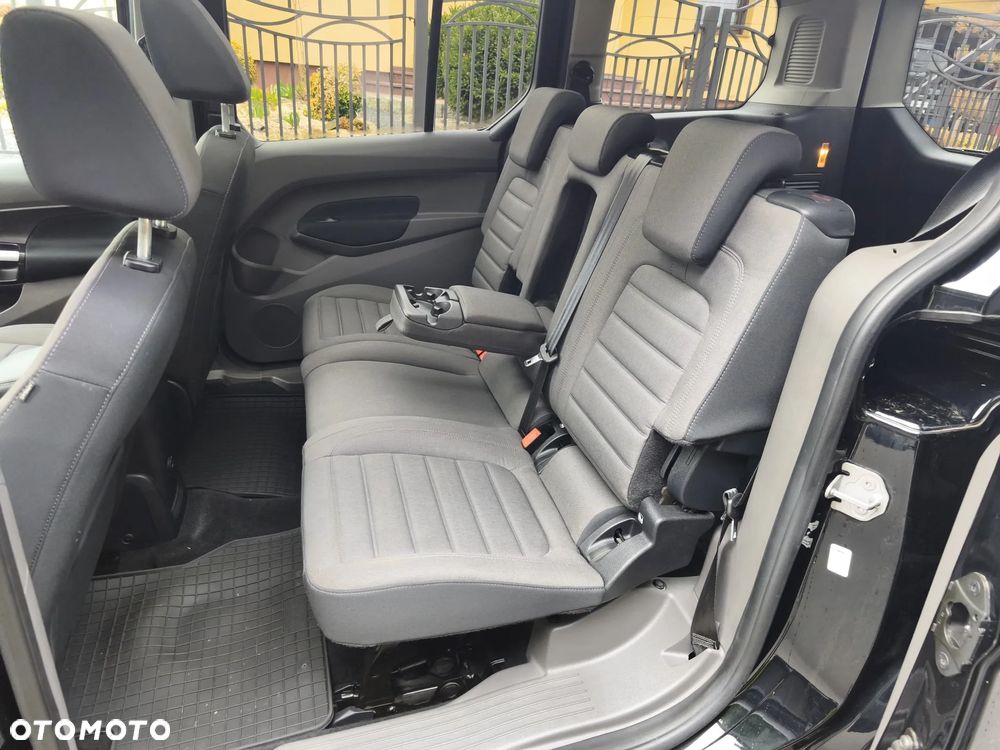 Ford Tourneo Connect Grand - 9