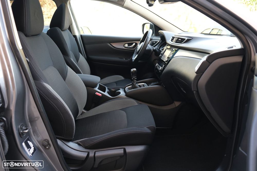 Nissan Qashqai 1.5 dCi N-Connecta 18 - 12