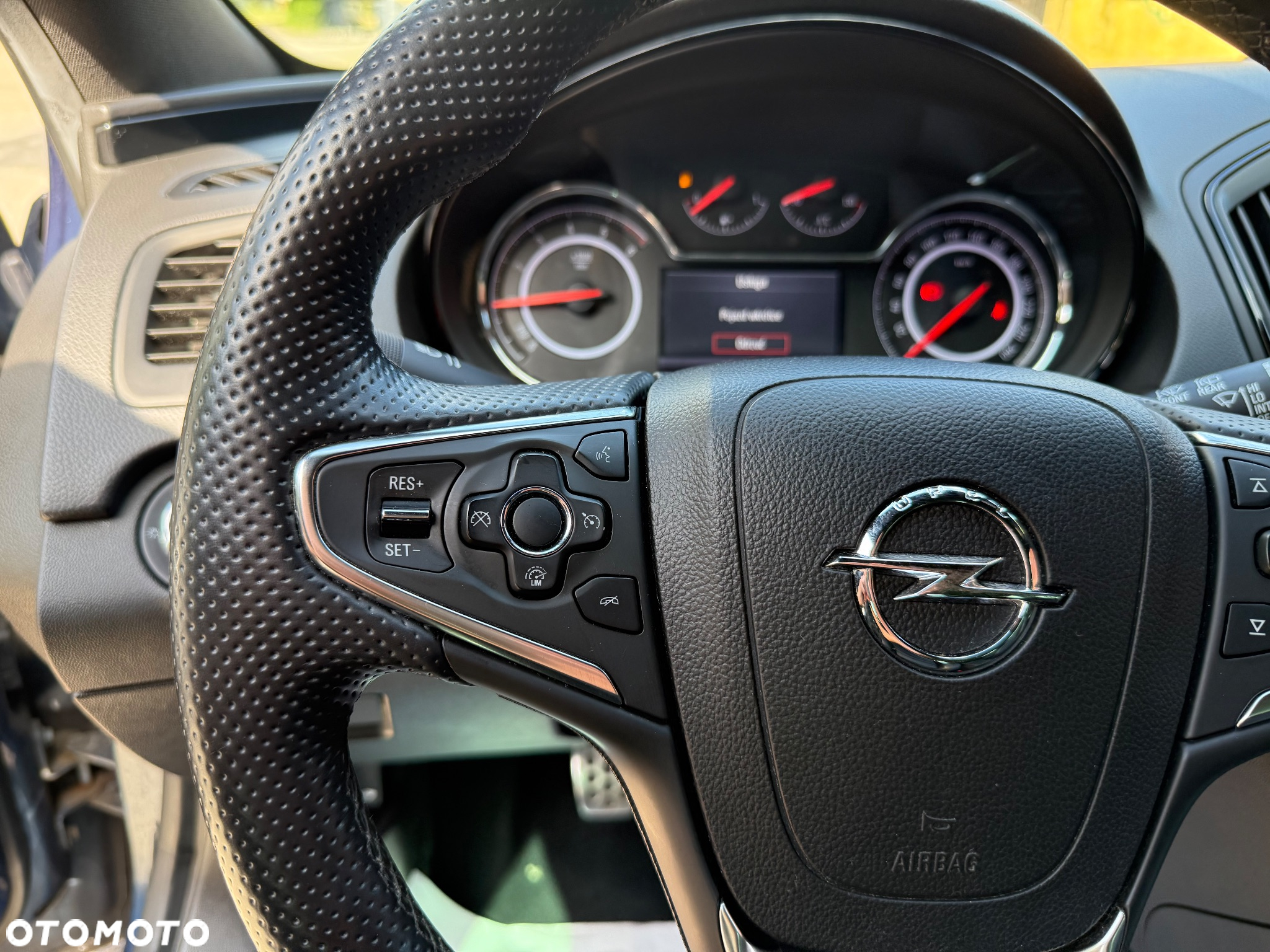 Opel Insignia - 14
