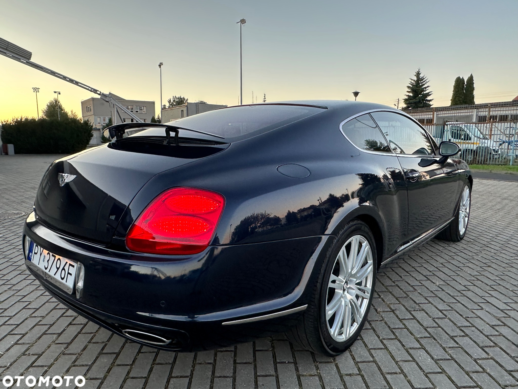 Bentley Continental GT Standard - 16