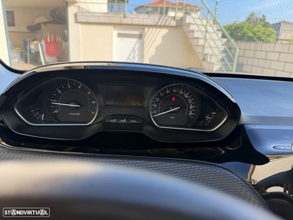 Peugeot 208 1.2 PureTech Style - 11