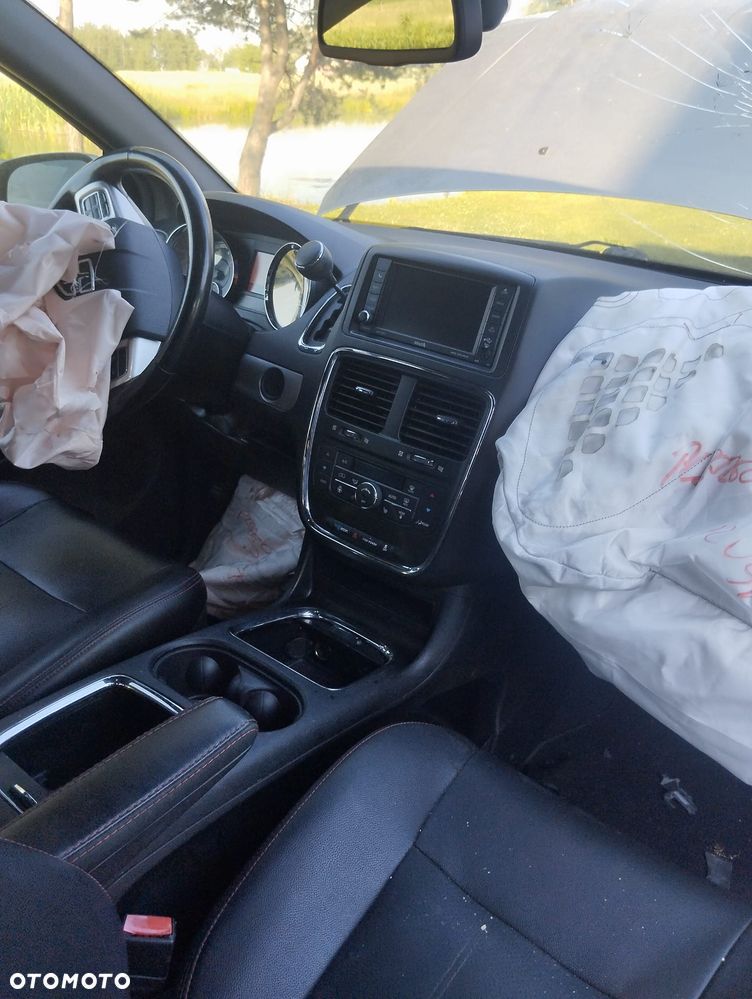 Dodge Grand Caravan 3.6 R/T - 26