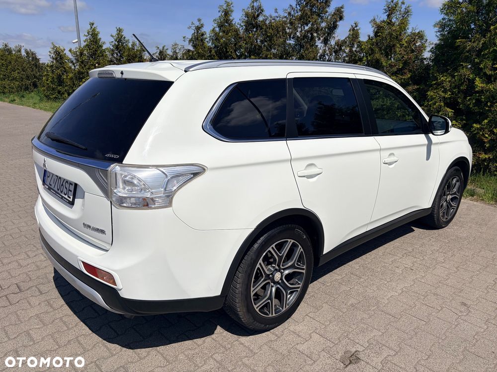 Mitsubishi Outlander 2.0 Instyle + 4WD CVT - 4