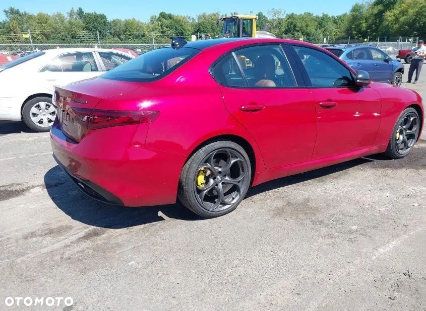 Alfa Romeo Giulia 2.0 Turbo 16V AT8 Super - 4