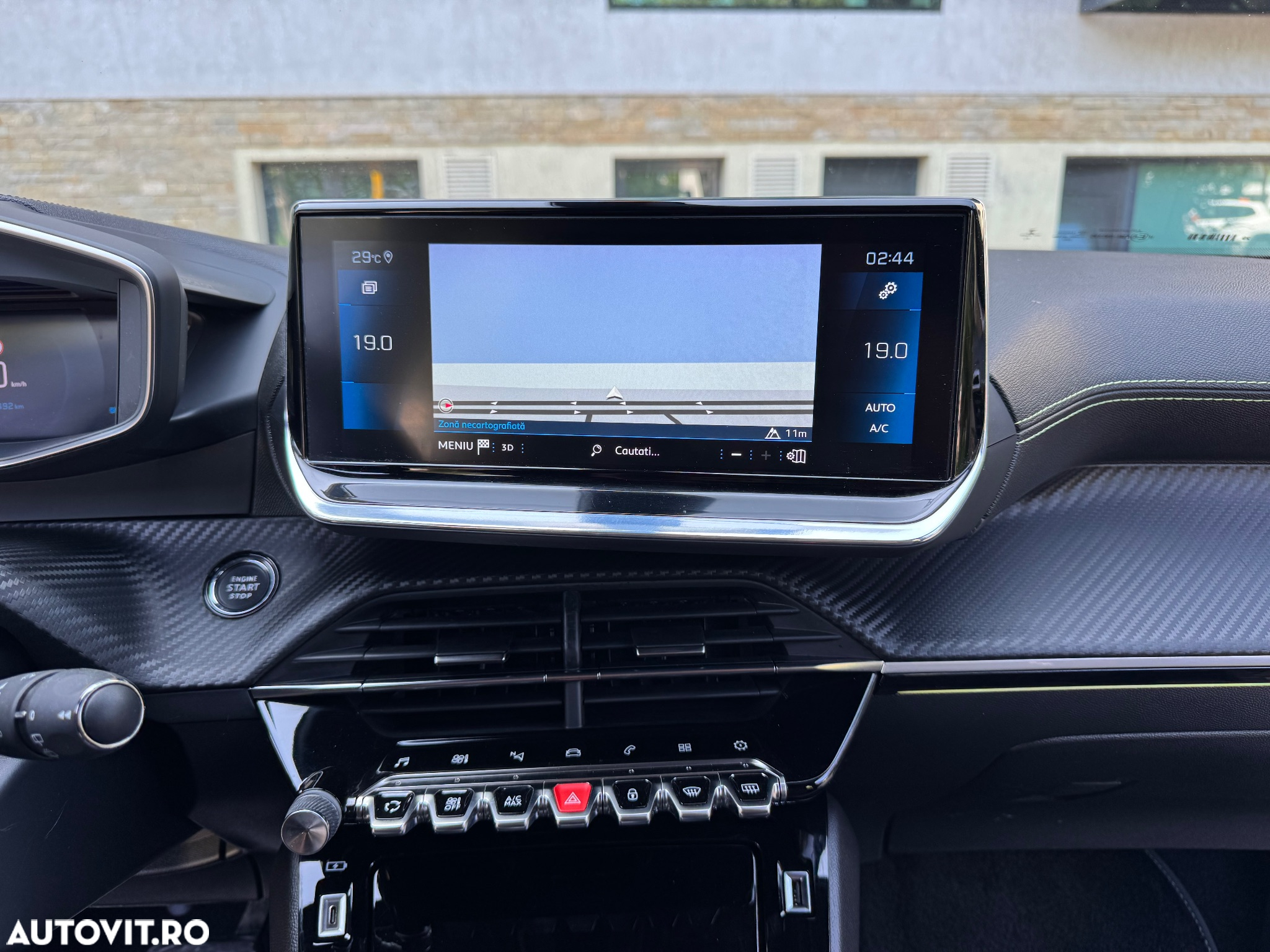 Peugeot 2008 PureTech 130 EAT8 GT - 3