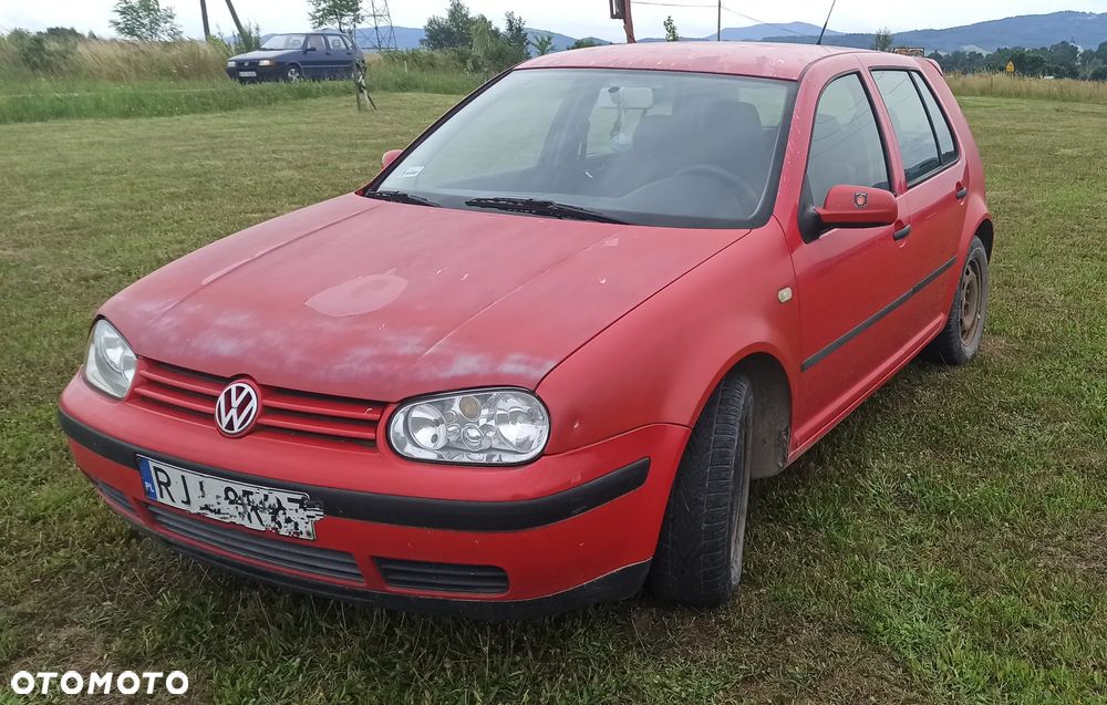 Volkswagen Golf - 2