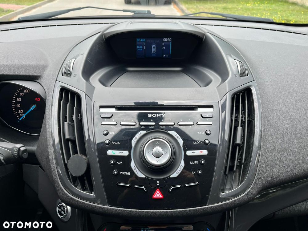 Ford Kuga 2.0 TDCi 4x4 Titanium - 28