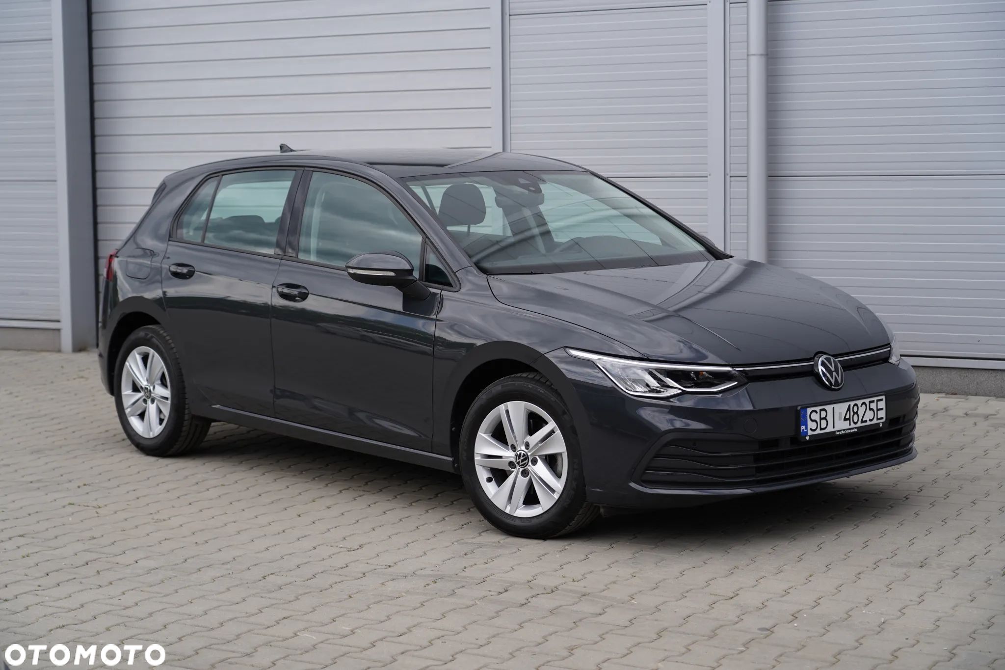 Volkswagen Golf - 1