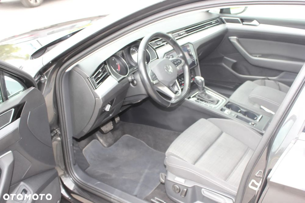 Volkswagen Passat 2.0 TDI SCR DSG Comfortline - 13