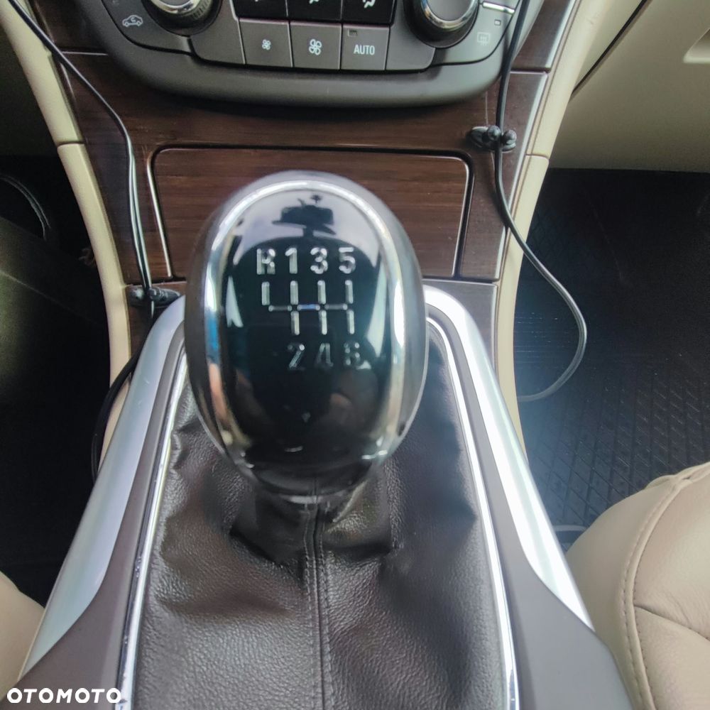 Opel Insignia - 19