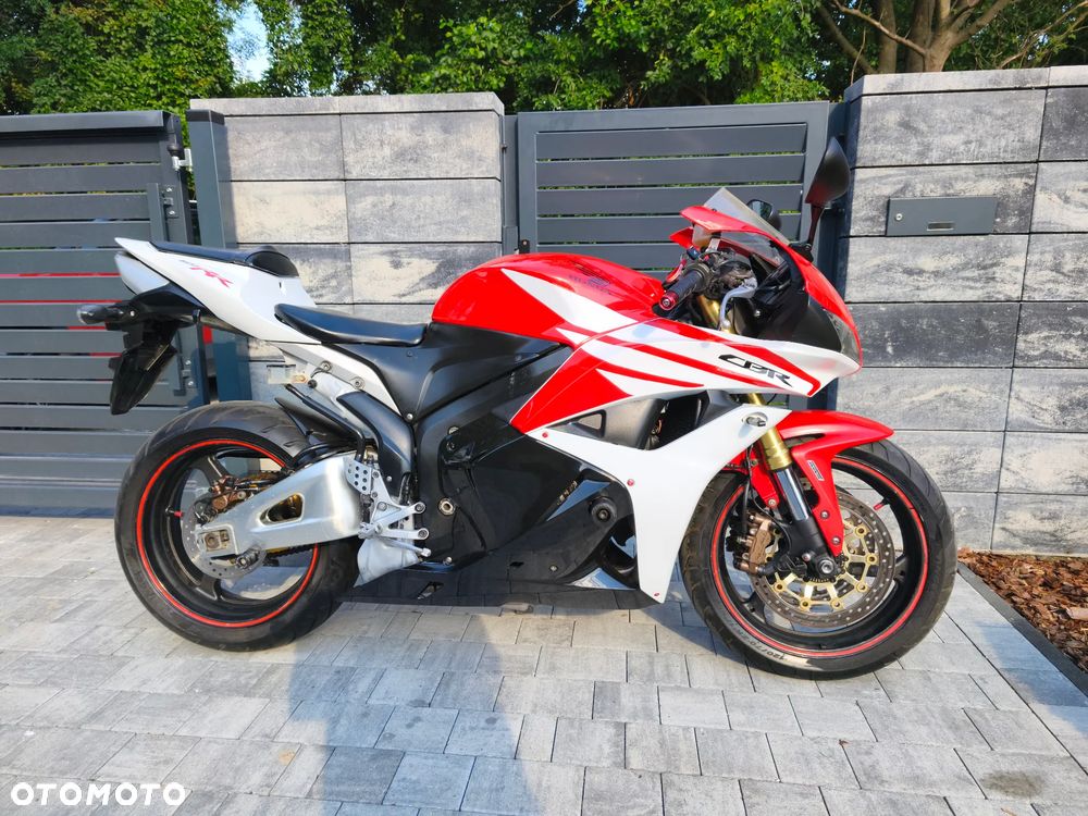 Honda CBR - 23