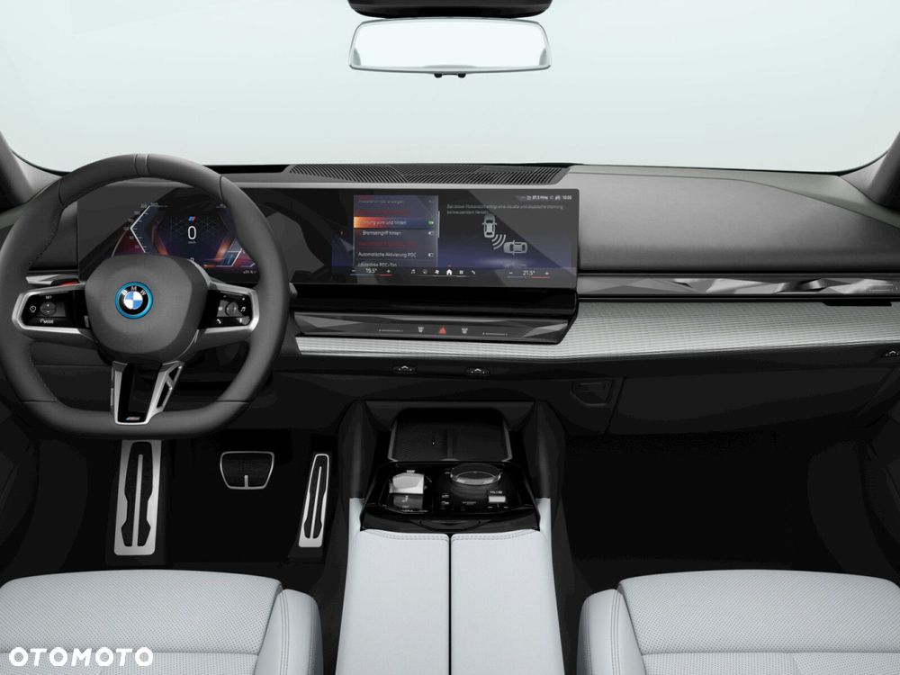 BMW i5 - 4