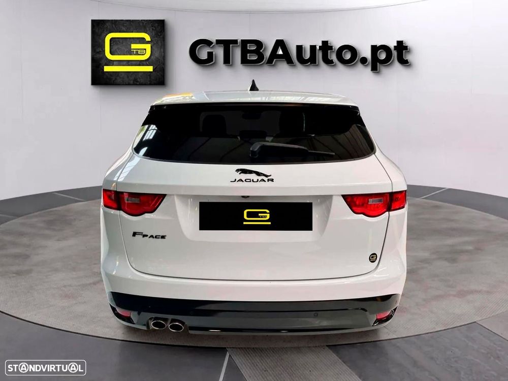 Jaguar F-Pace - 7