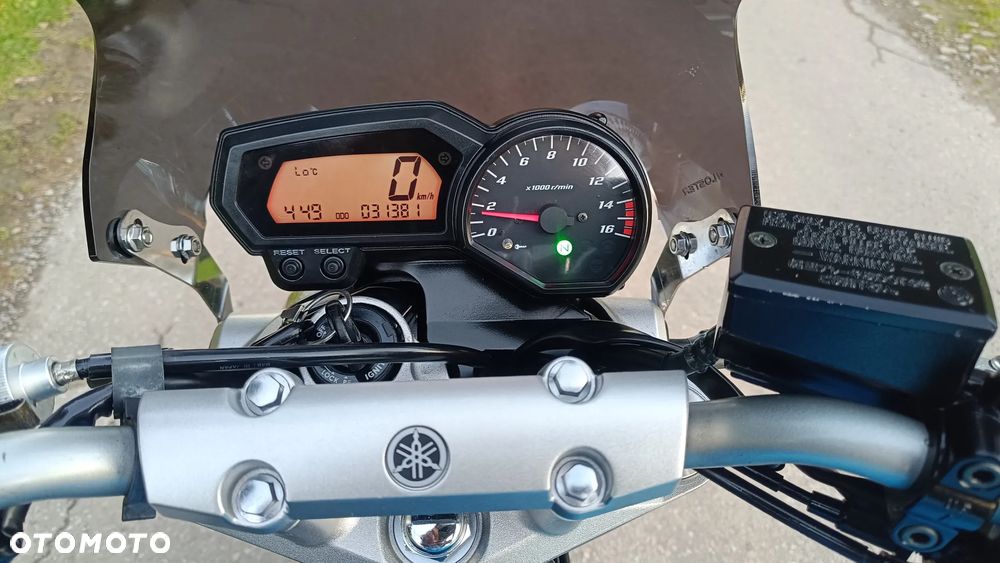Yamaha FZ - 8