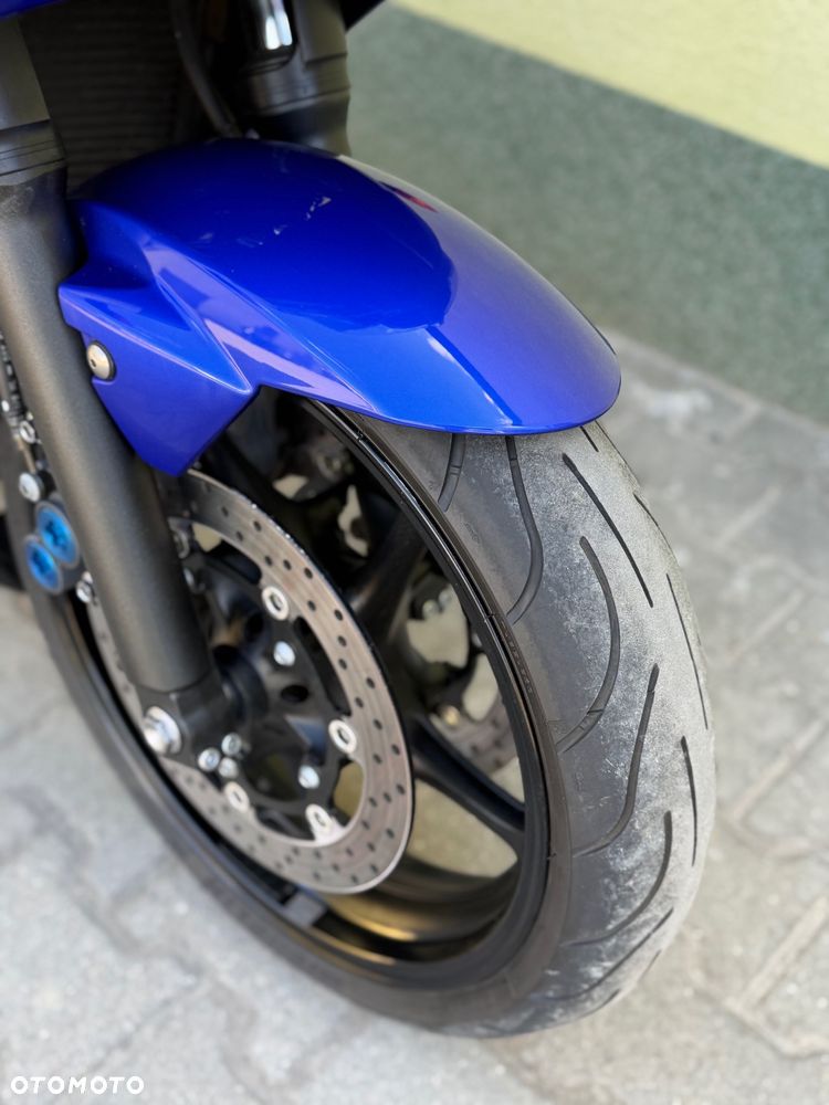 Yamaha R6 - 3