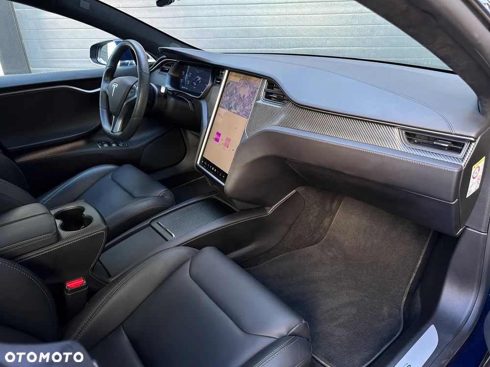 Tesla Model S - 33