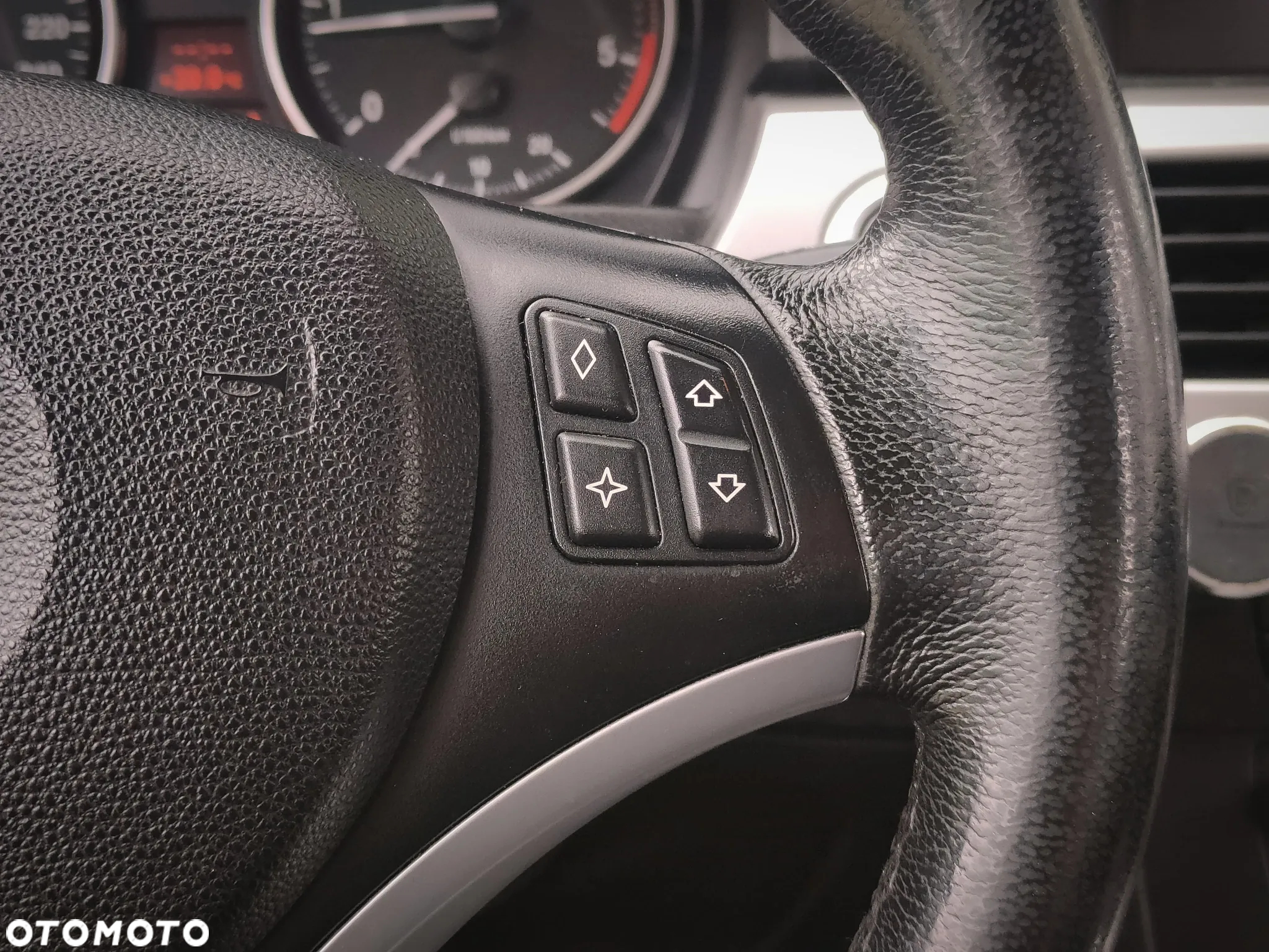 BMW Seria 3 318d - 21