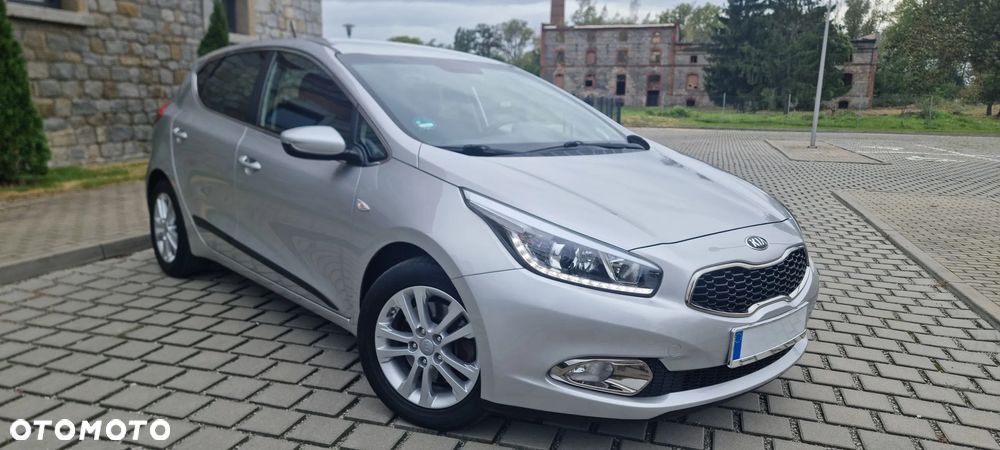 Kia Ceed 1.4 CVVT Dream Team Edition - 3