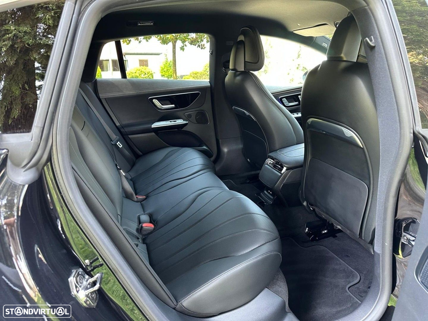 Mercedes-Benz EQE 300 Edition Electric Art - 14