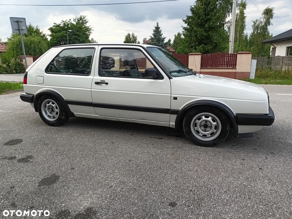 Volkswagen Golf 1.6 CL - 26