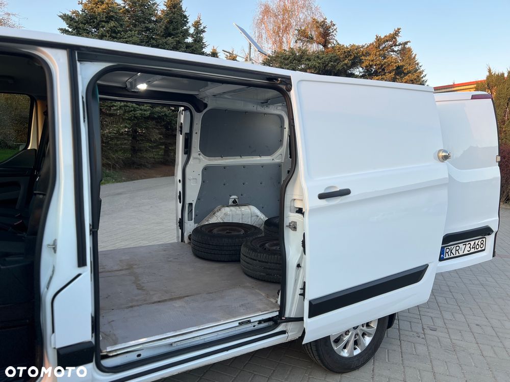 Ford Transit Custom - 11