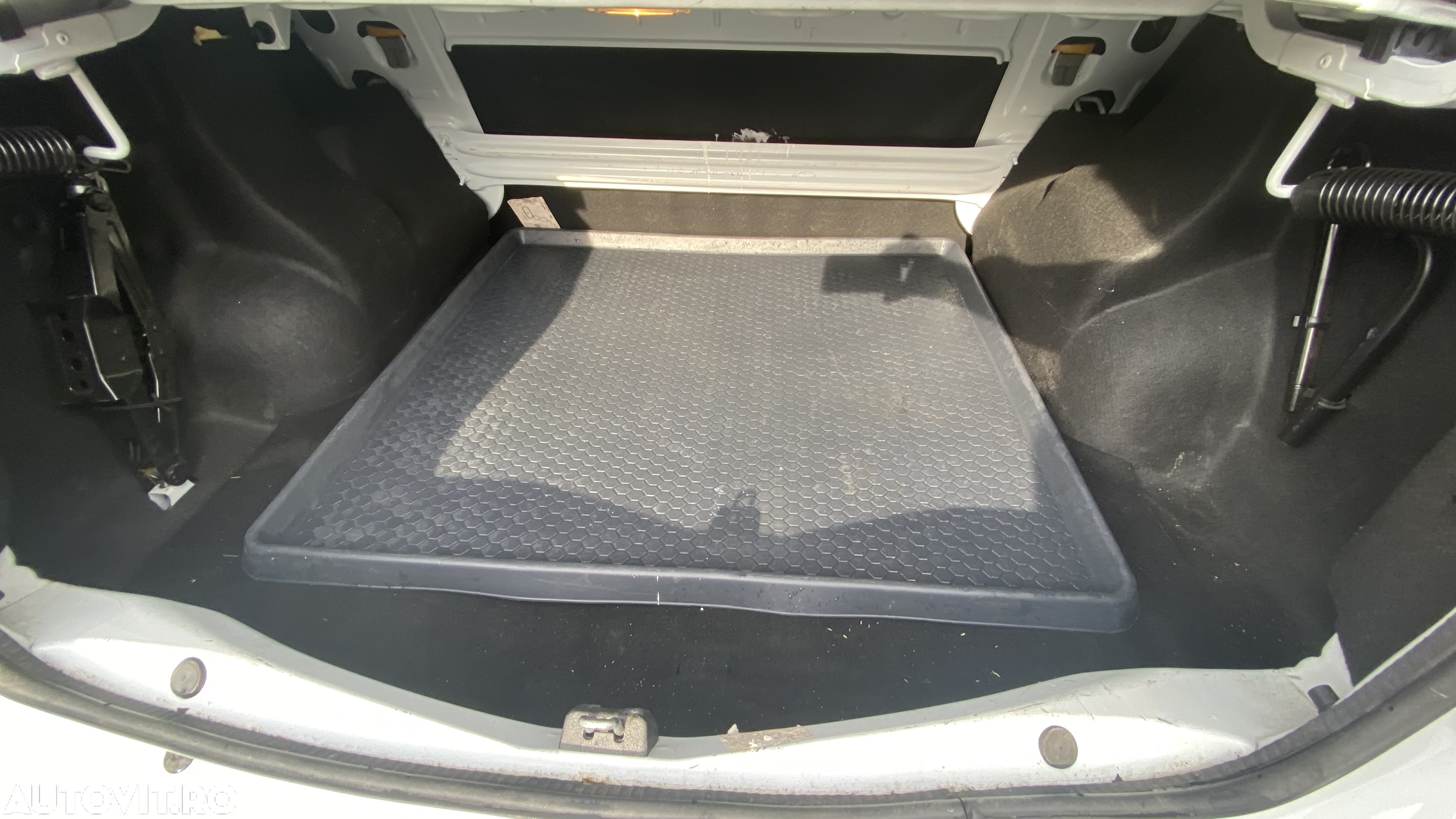 Dacia Logan 1.0 SCe Laureate - 8