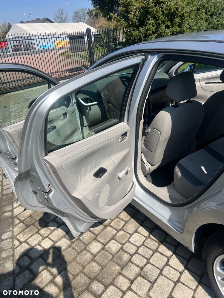 Peugeot 207 1.4 - 12