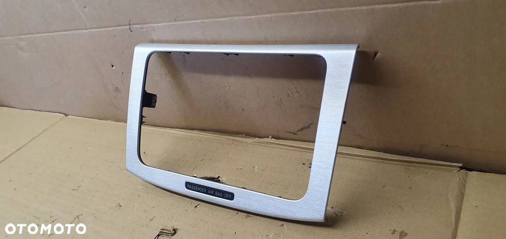Ramka radia konsoli dekor VW Passat B6 3C0858069P - 3