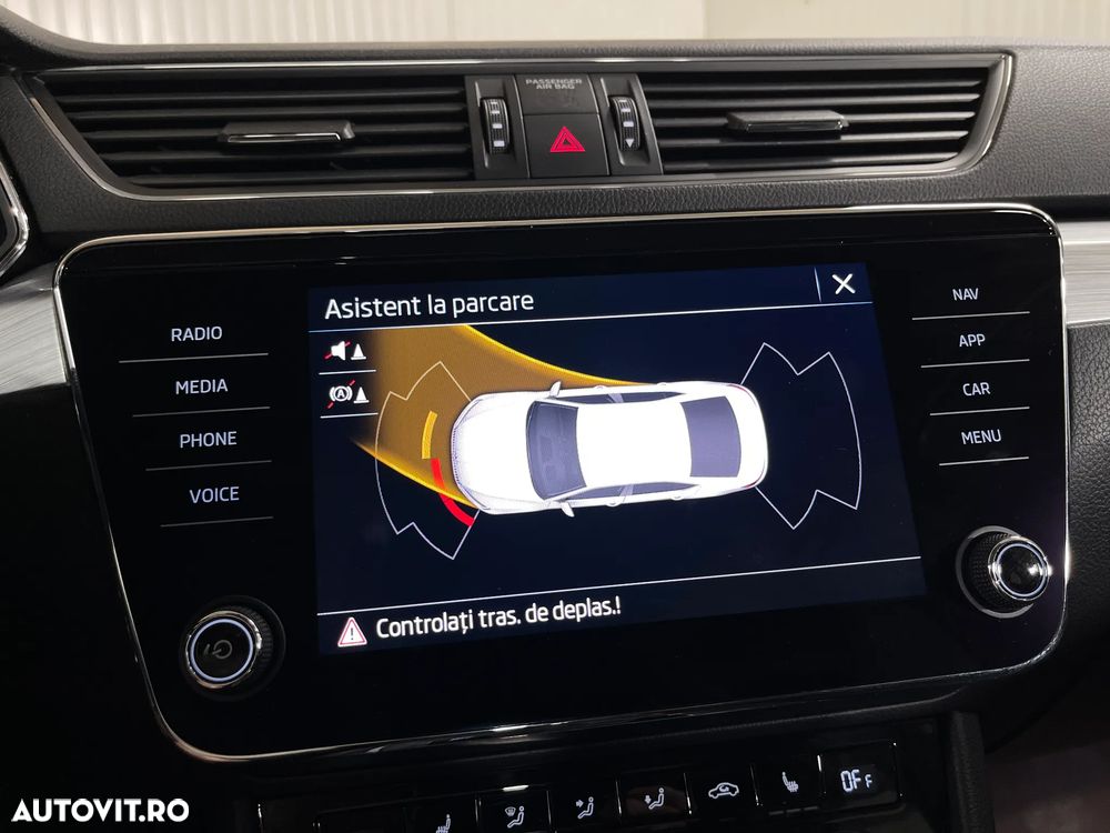 Skoda Superb 2.0 TDI DSG Ambition - 14