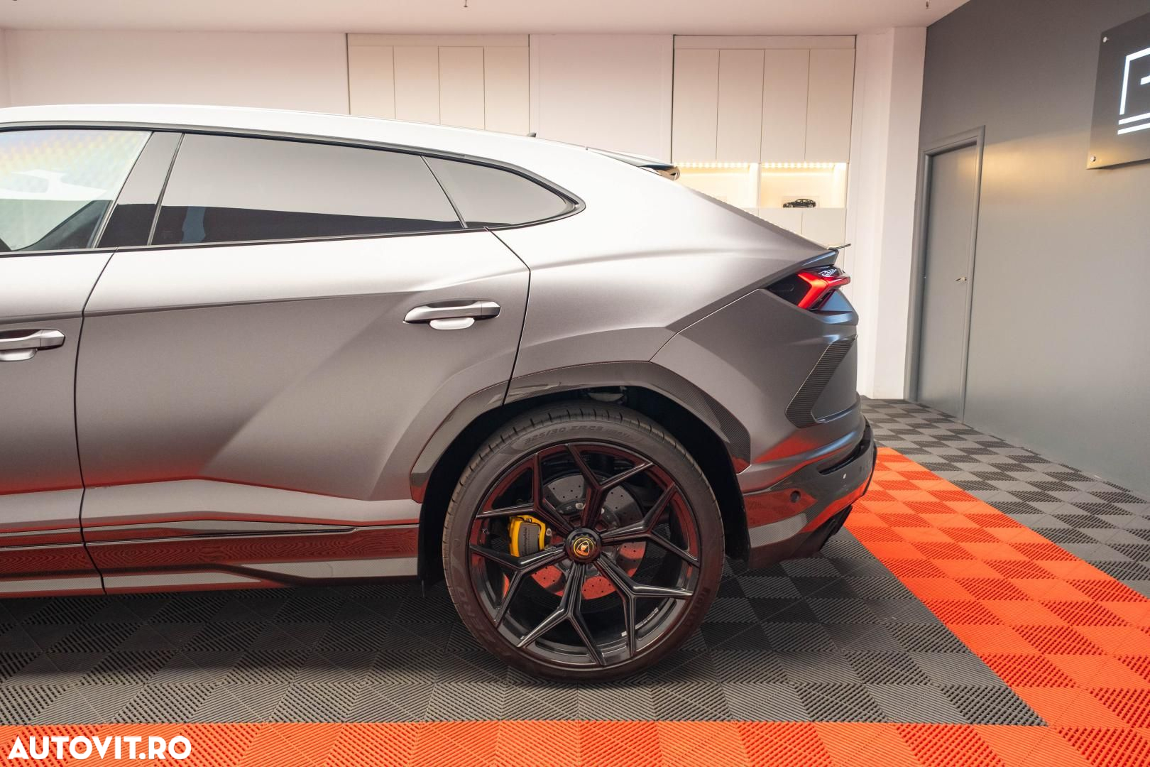 Lamborghini URUS - 37