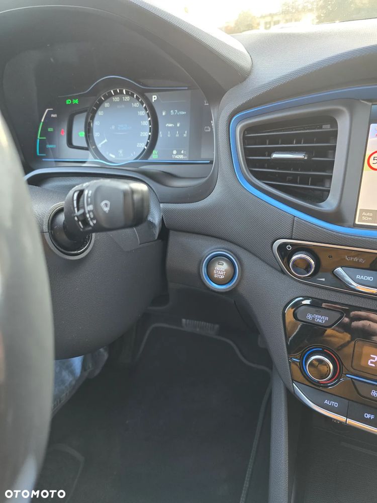 Hyundai IONIQ - 11