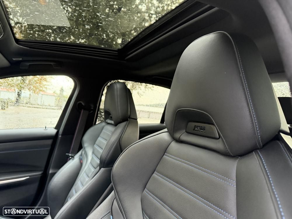 BMW 330 e Pack 50 anos M Auto - 23