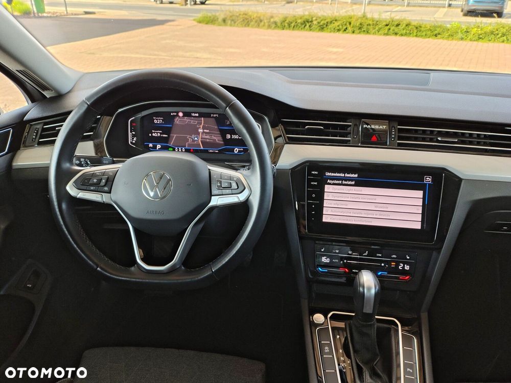 Volkswagen Passat - 25