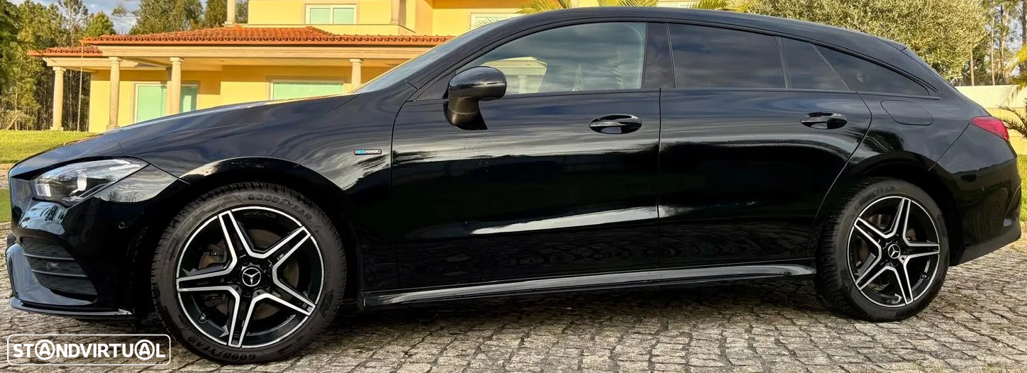 Mercedes-Benz CLA 250 e Shooting Brake AMG Line - 2