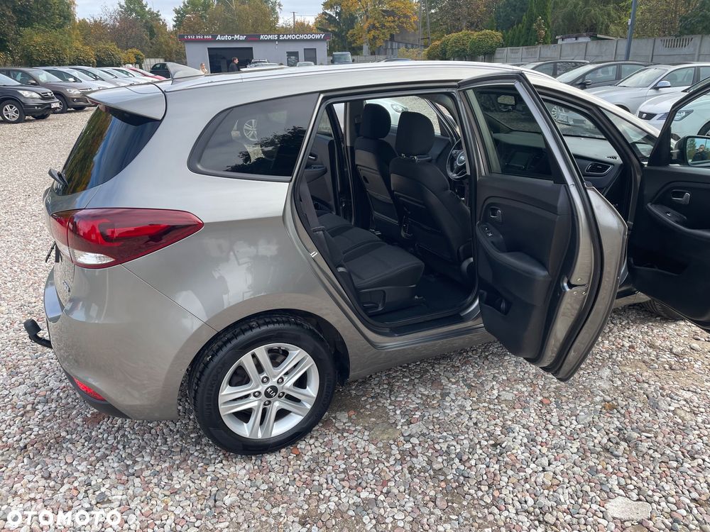 Kia Carens 1.7 CRDi 141 Dream Team Edition - 14