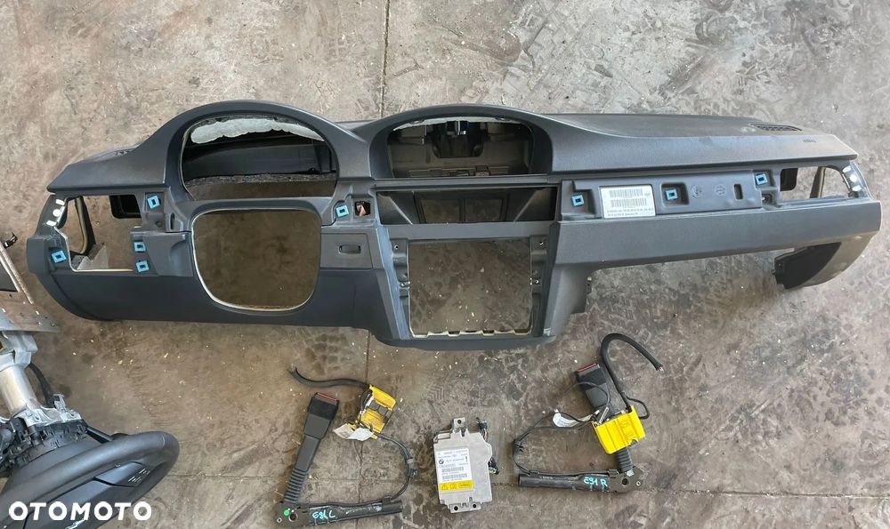 Deska rozdzielcza BMW E90 E91 lift NAVI OE - 4