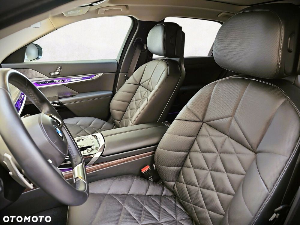 BMW Seria 7 - 11