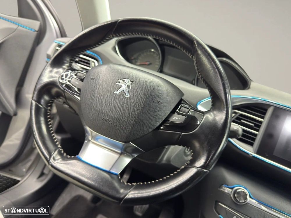Peugeot 308 SW 1.6 BlueHDi Style J17 - 18