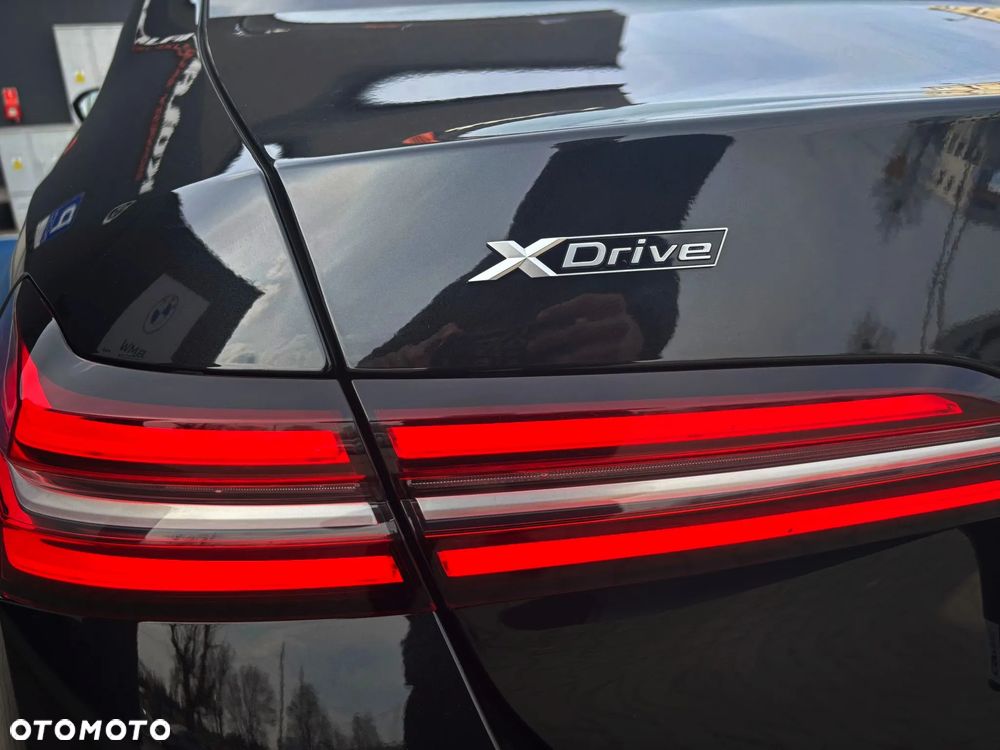 BMW Seria 5 520d xDrive mHEV M Sport - 10