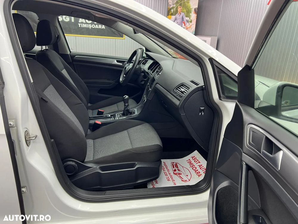 Volkswagen Golf - 12