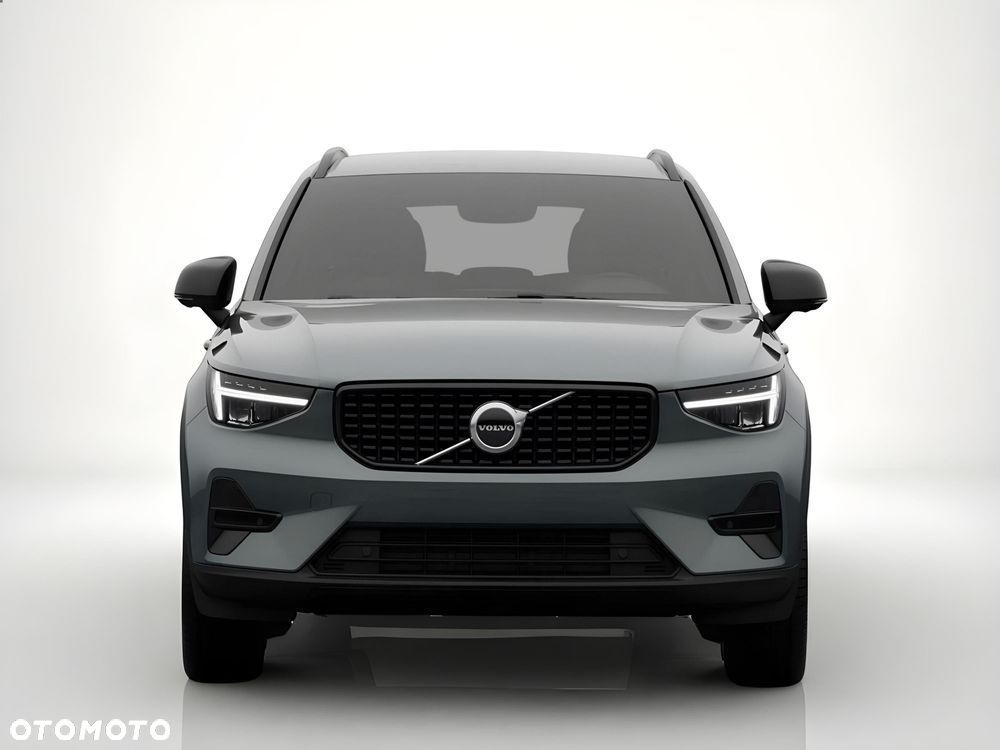 Volvo XC 40 B3 Plus Dark - 3