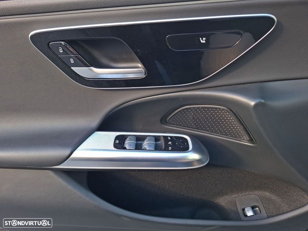 Mercedes-Benz E 220 d — fotografia 19